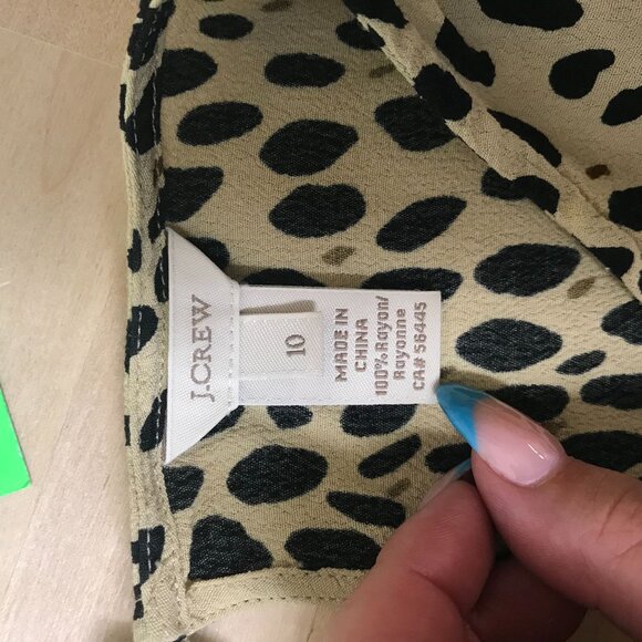 J. CREW - WOMEN'S 10 - TAN/BLACK ANIMAL PRINT LONG SLEEVE ROUND NECK RAYON TOP - Picture 7 of 7